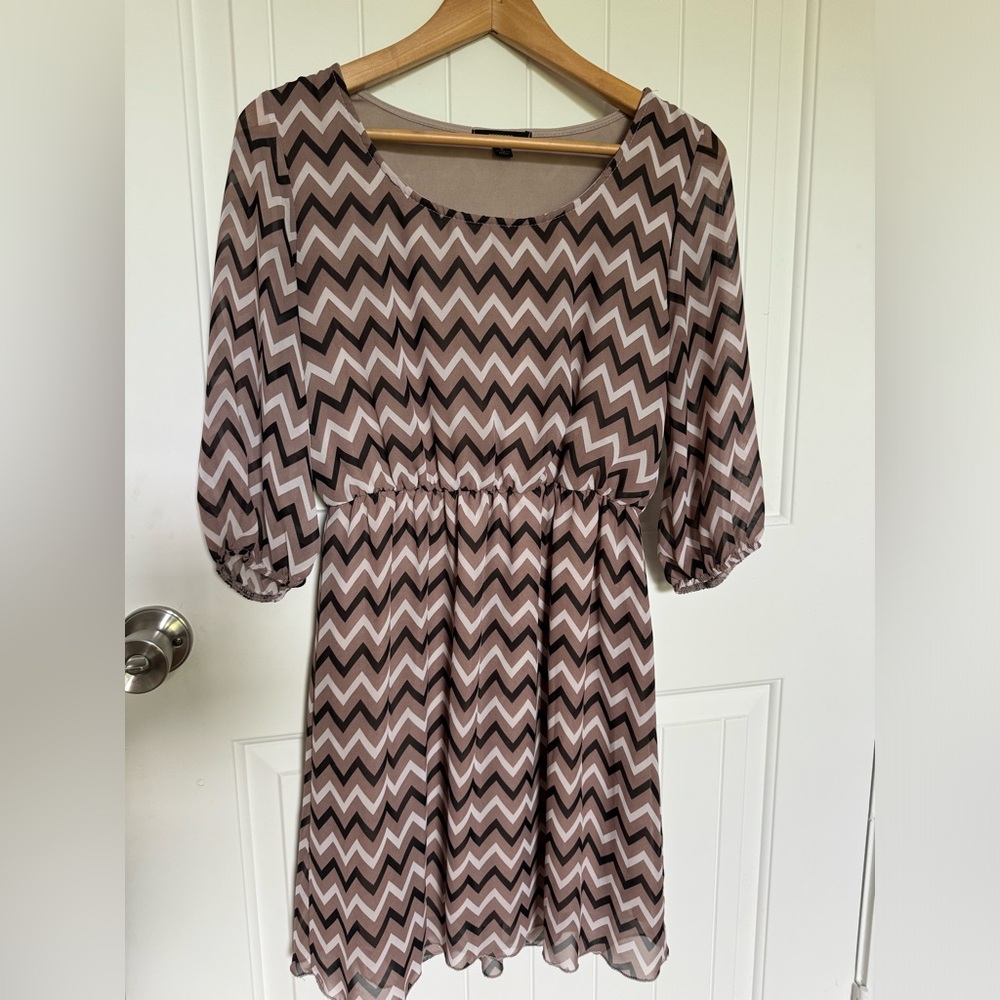 Espresso dress brown mocha stripped. Size S. 3/4 sleeve